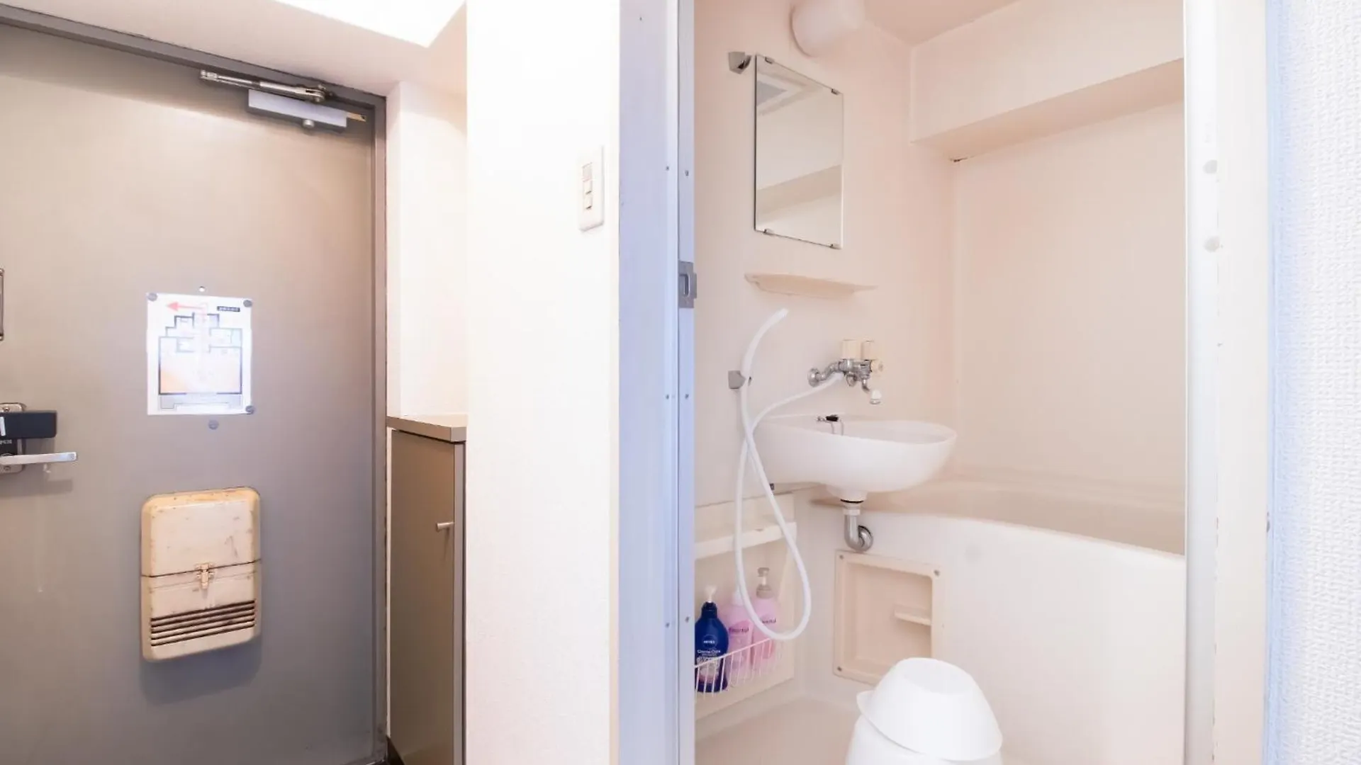 Relief Tenjinhigashi Room 203 - Vacation Stay 17964 Φουκουόκα 0*,  Ιαπωνία